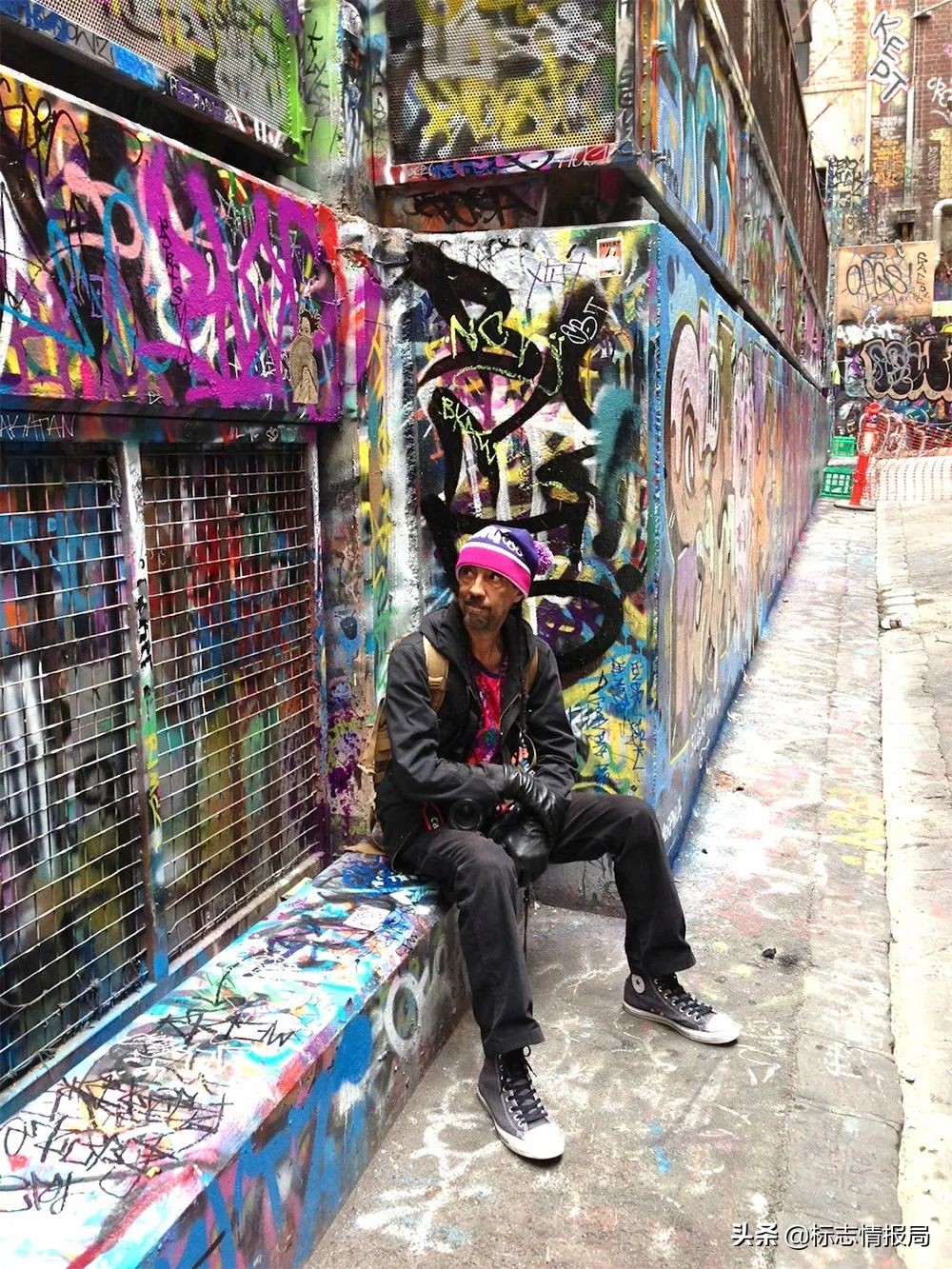 艺术家起诉北面LOGO抄袭！北面：没抄袭，但也不会再用了