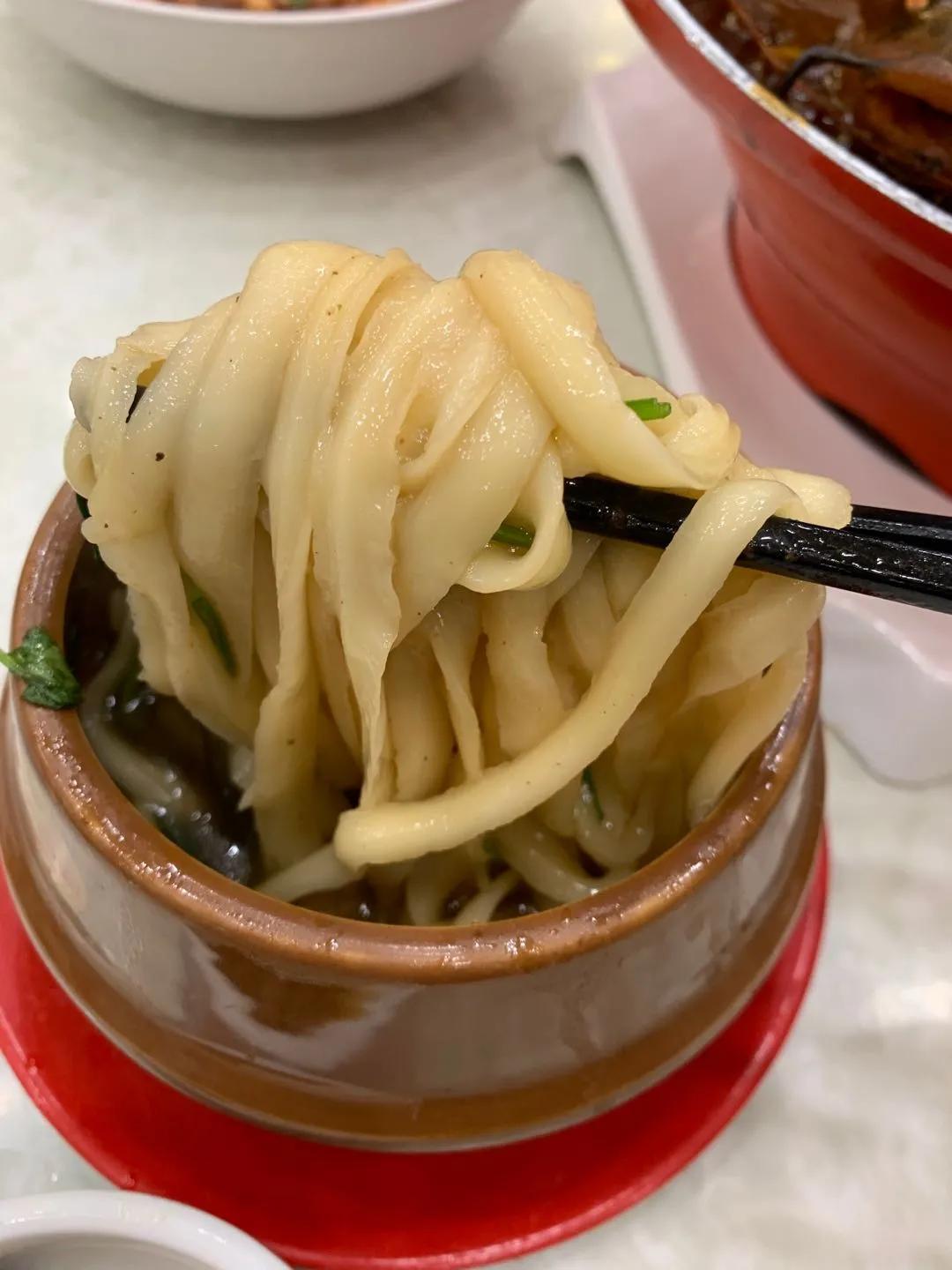 十七年老店特色餐饮,正宗红豆焖罐面