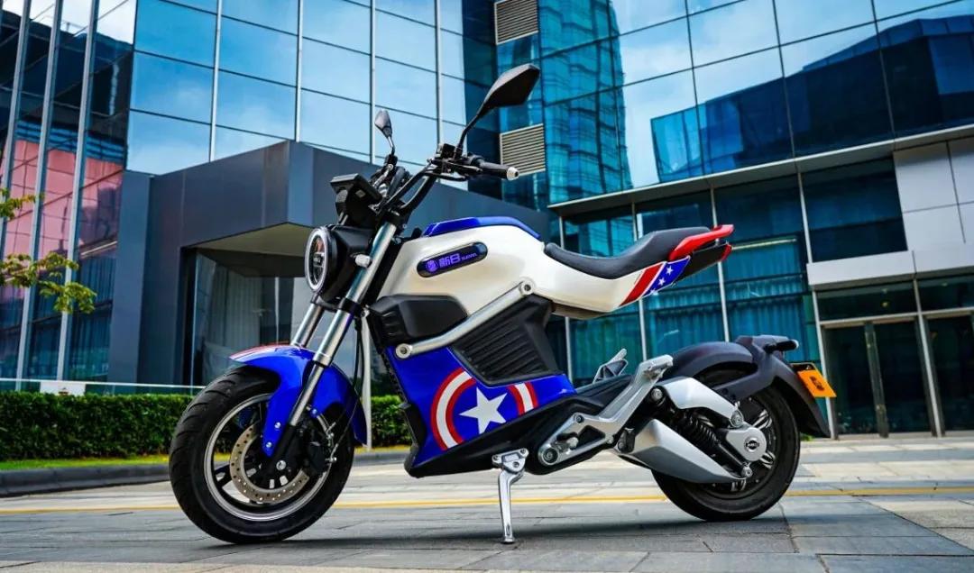 黑科技的电摩MIKUSuper:汽车级锂电双芯双动力指纹解锁