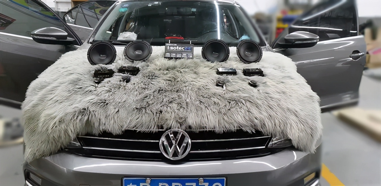 大众豪华桑塔纳改音响无损,大众桑塔纳低配车音响改装效果