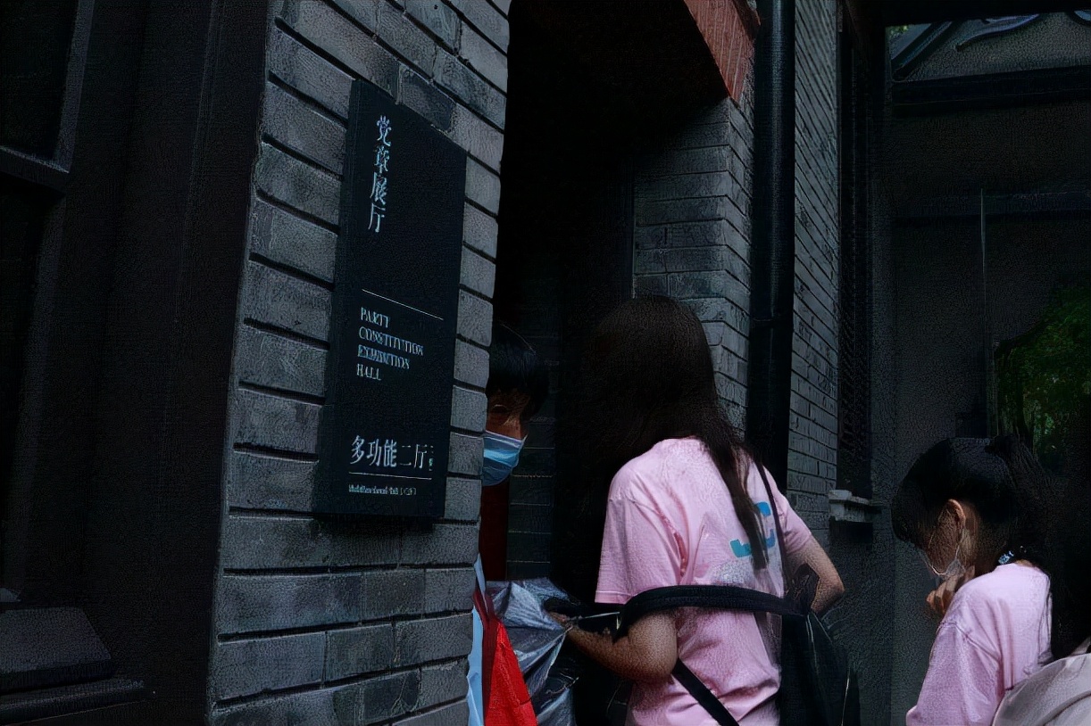 前路漫漫，光阴匆匆，先辈常驻吾心