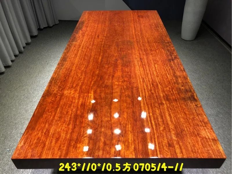 实木大板和红木家具哪个好,实木大板和仿古家具哪个好看