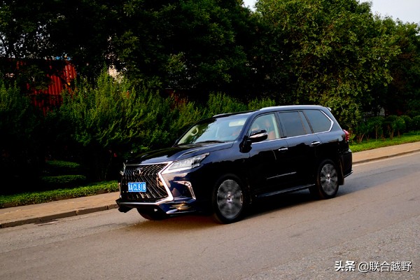 雷克萨斯lx570和揽胜拔河,雷克萨斯lx570极限越野挑战