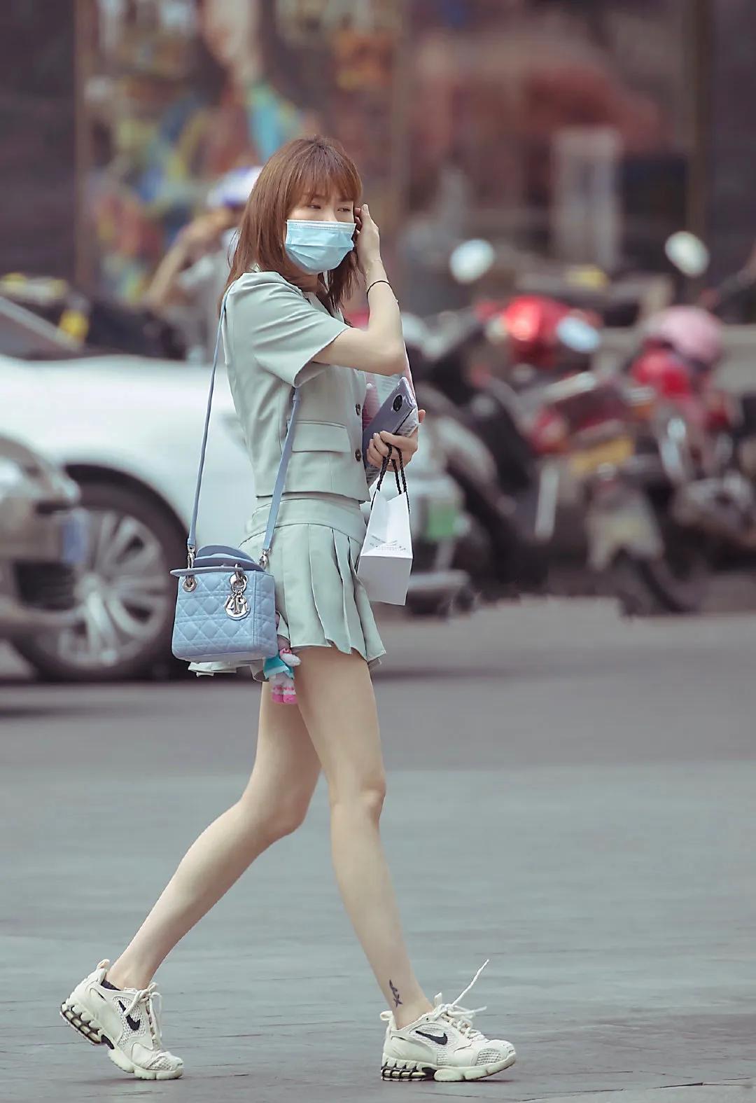 时尚街拍都背什么包,街拍必买奢侈品包