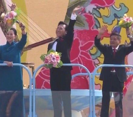 吴京邓超同台,吴京李晨胡军走红毯