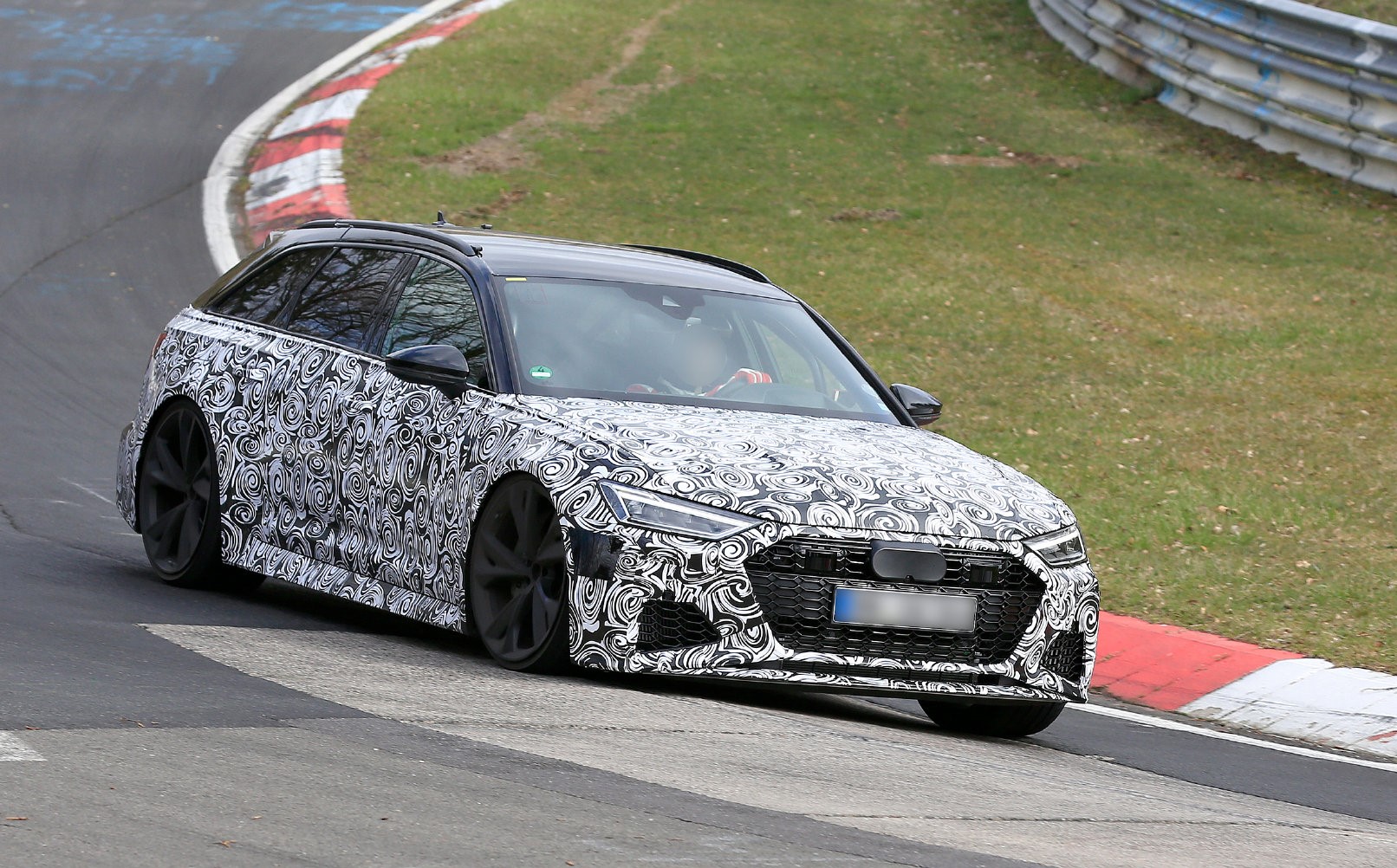 国内第一台新款上市的rs6,最新款rs6发布