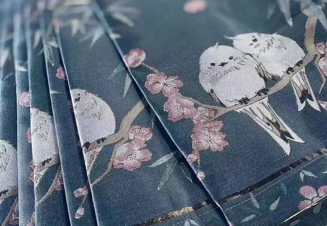 资本争相入局，要把“三坑”服饰做成ZARA？