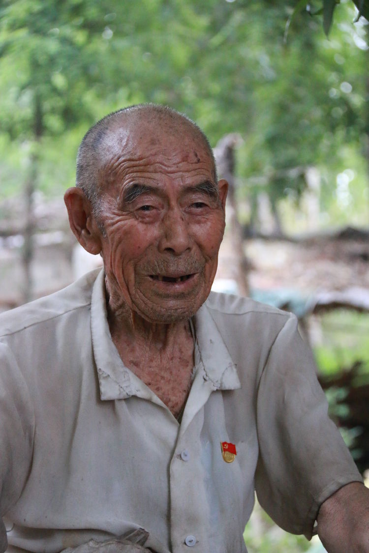 不忘初心牢记使命老党员走访纪实,走访建国前老党员活动