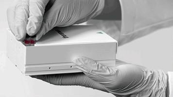 硅谷女乔布斯的“滴血成金”*局骗**,奥巴马、基辛格深陷其中