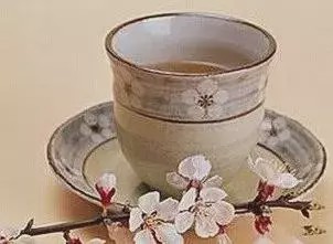 土蜂蜜加白萝卜有什么功效,萝卜煮蜂蜜的功效与作用是什么