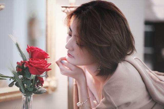 绝经后子宫萎缩后女人就会变老吗,女人绝经了怎么才能让自己变老