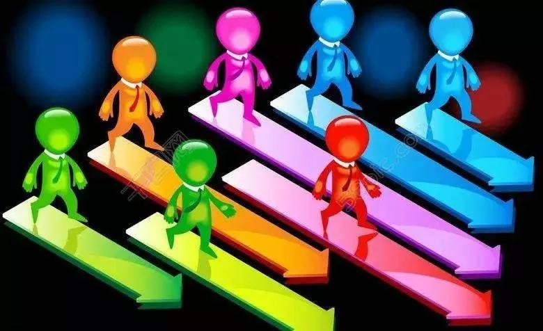 我踮起脚尖，提起裙摆，从“性格色彩学”河边清清浅浅地走过……