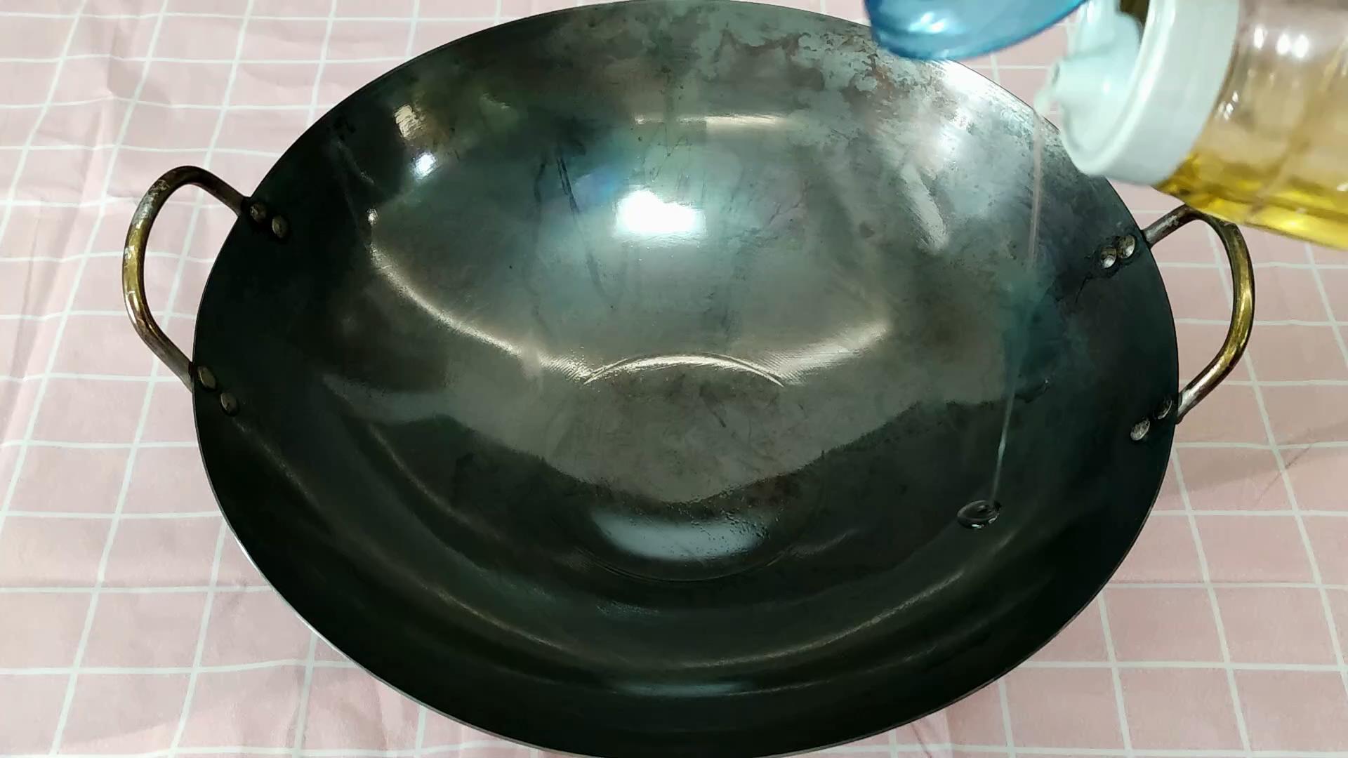 有不粘涂层的铁锅要不要开锅,旧铁锅开锅正确方法不粘锅