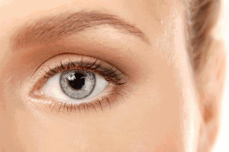 学会3个去皱小技巧，再也不怕鱼尾纹，25岁后也可以肆意大笑了