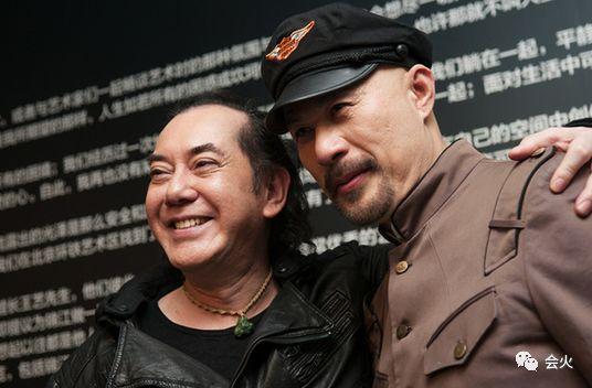 他外表凶狠，内心文艺，曾纵横各类电影，一幅画能卖几十万？