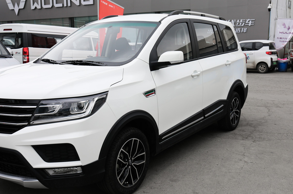 斯威x3最新款,斯威x3suv1.5t自动挡中配落地