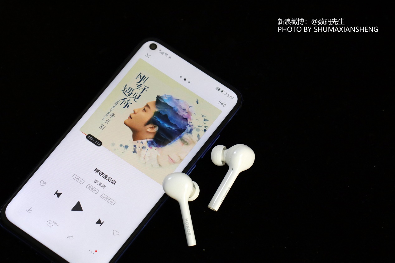 荣耀蓝牙耳机flypods3与青春版,荣耀无线耳机flypods青春版海外