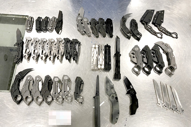 车里藏刀防身违法吗,车上放指虎刀防身违法吗