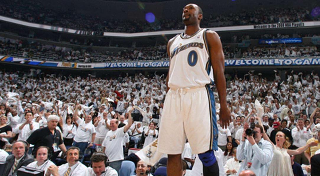 阿里纳斯历史最强球员,阿里纳斯85年老球员