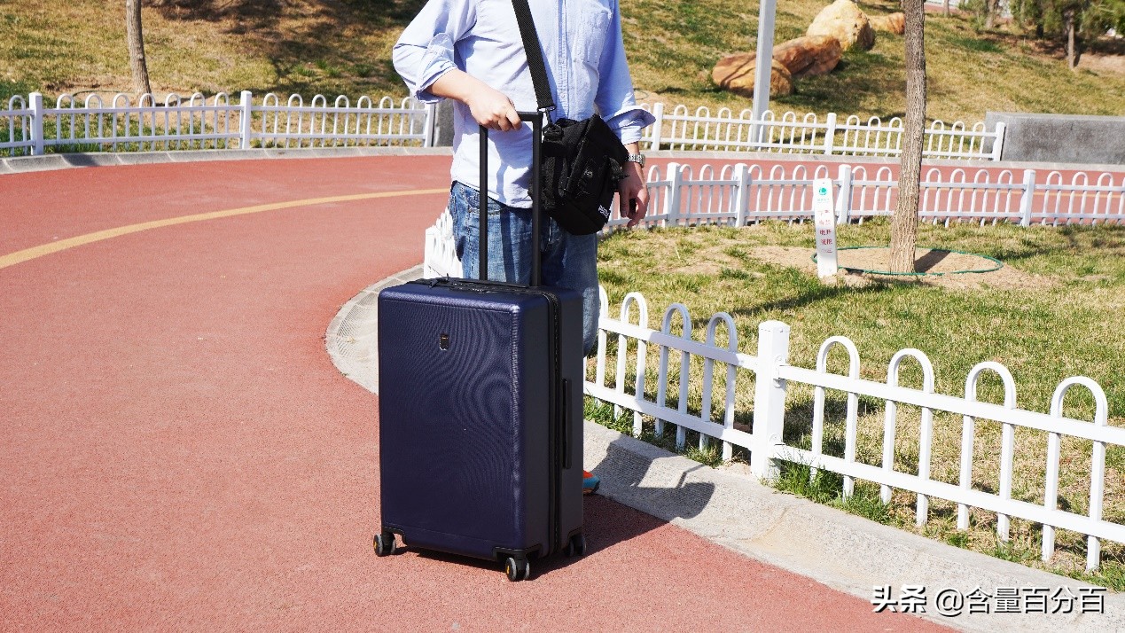 地平线行李箱与小米行李箱对比,地平线8号行李箱和90分行李箱