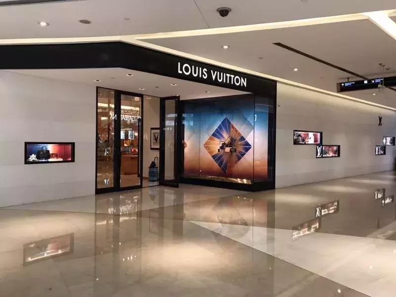 油价蹲，汽车蹲，汽车蹲完苹果蹲，苹果蹲LV蹲，超市也要接着蹲……