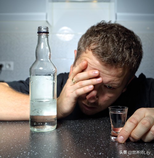 酒后脸色发紫怎么缓解,酒后脸色变紫