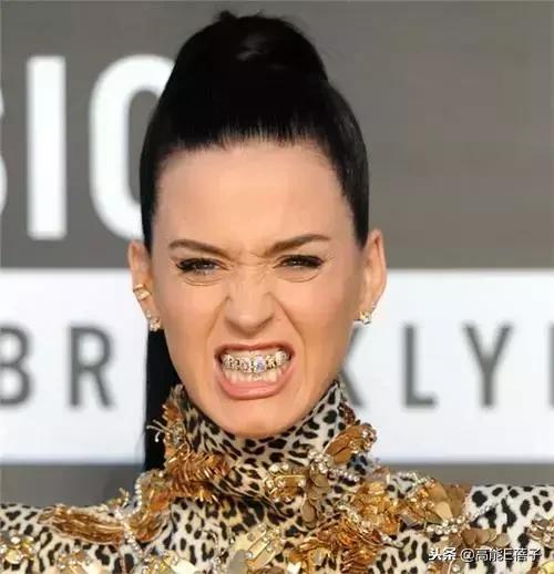 J姐的钻石牙，HBA的双头鞋……看得我只想好好当个穷人