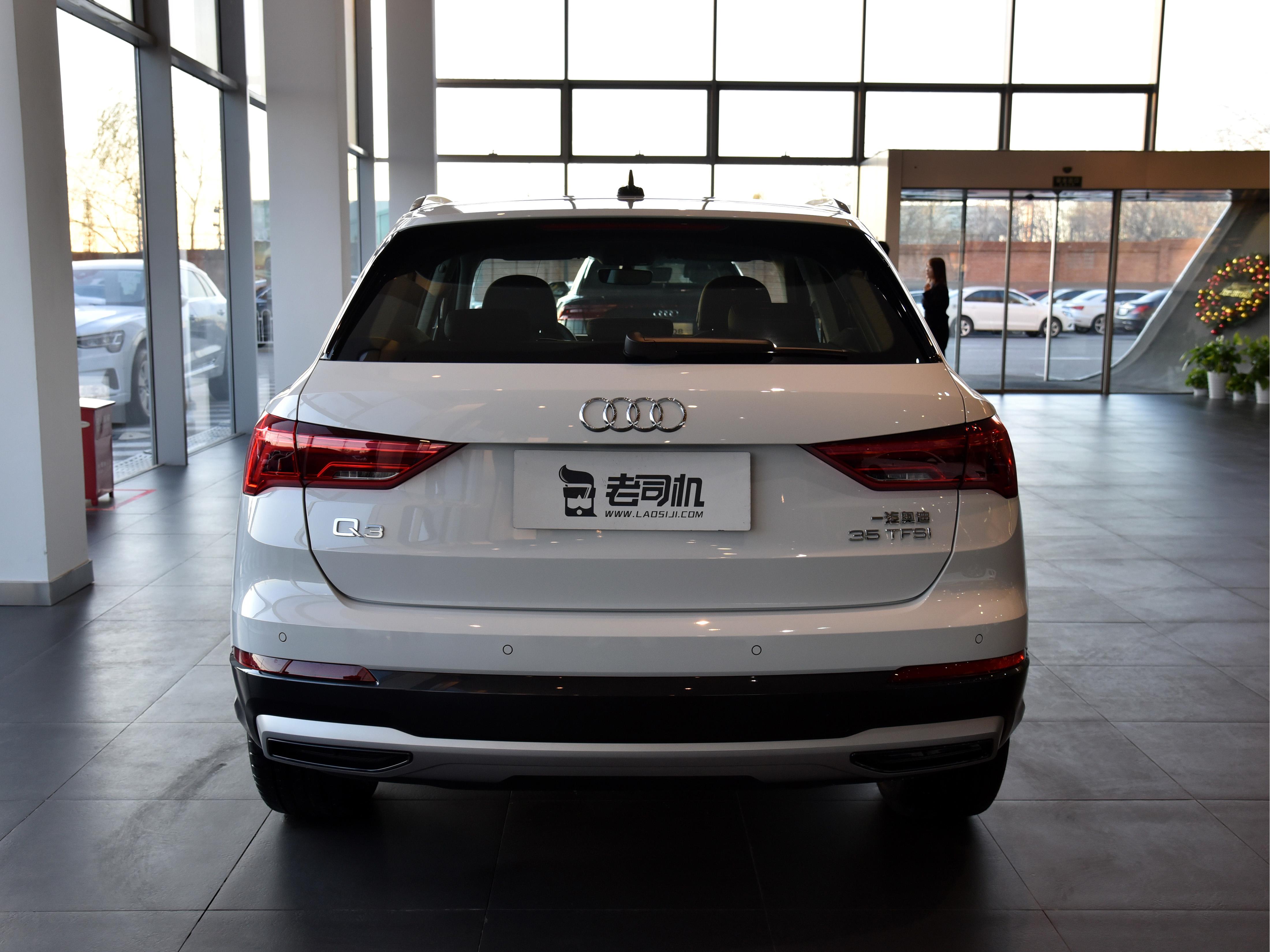 空间大油耗低高颜值15万内的suv,奥迪q3suv最新款