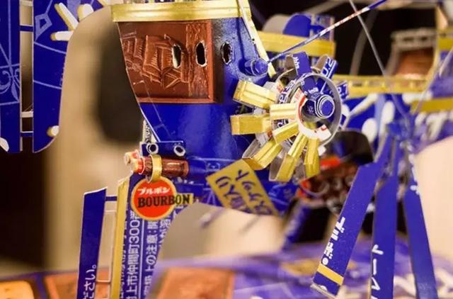 日本小哥自称“空箱职人”，靠着废纸盒办展览