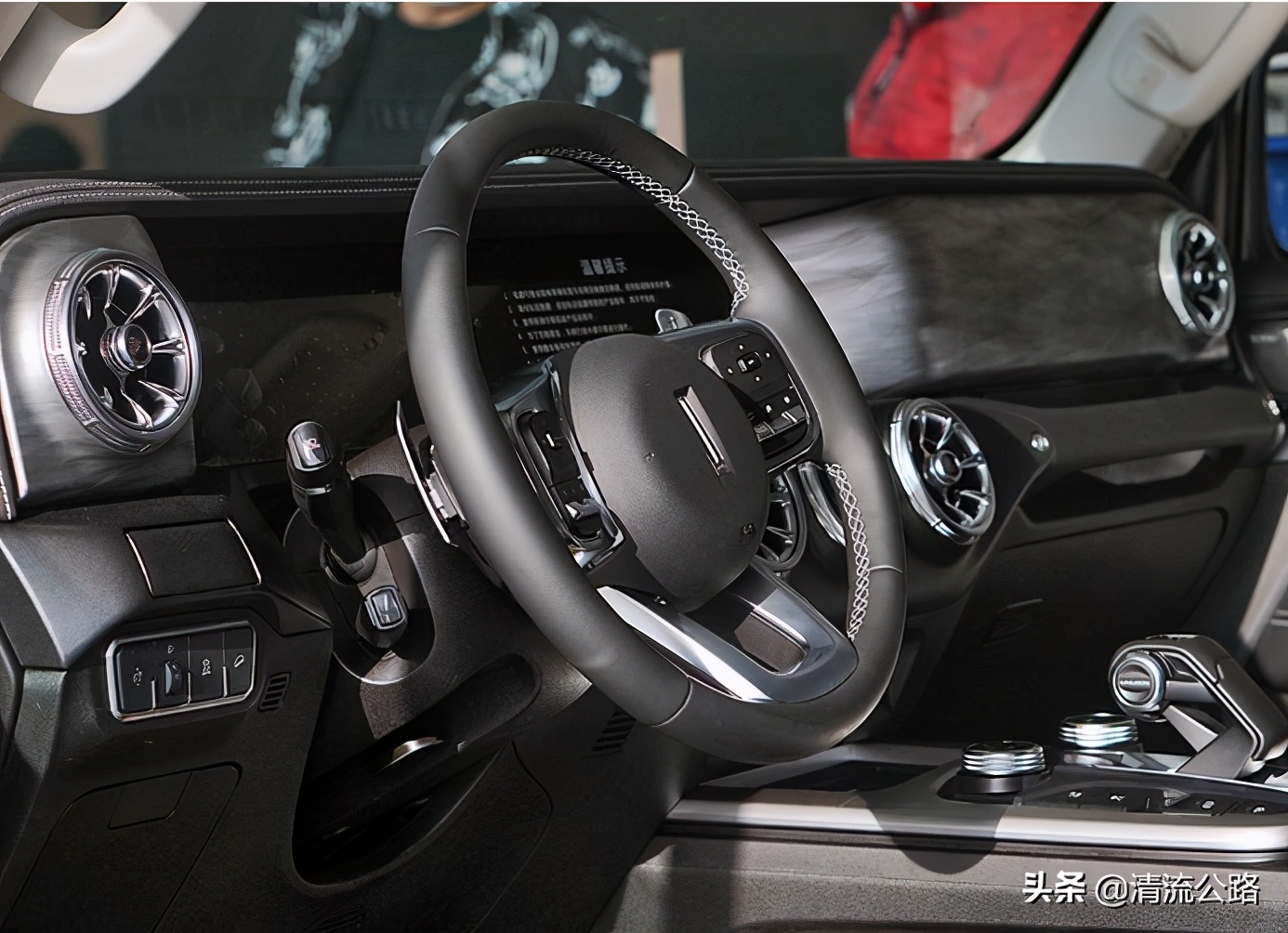 wey坦克300内饰官图发布,wey坦克300比肩大g也靠它