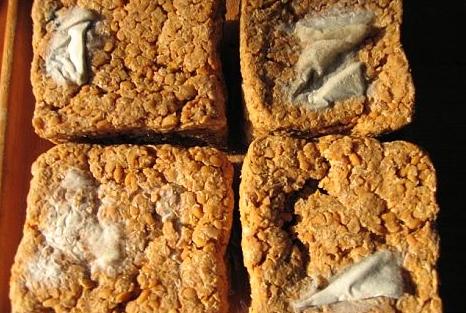 东北人一日三餐都离不开蘸酱菜,东北黄豆酱最快捷的自己在家做法