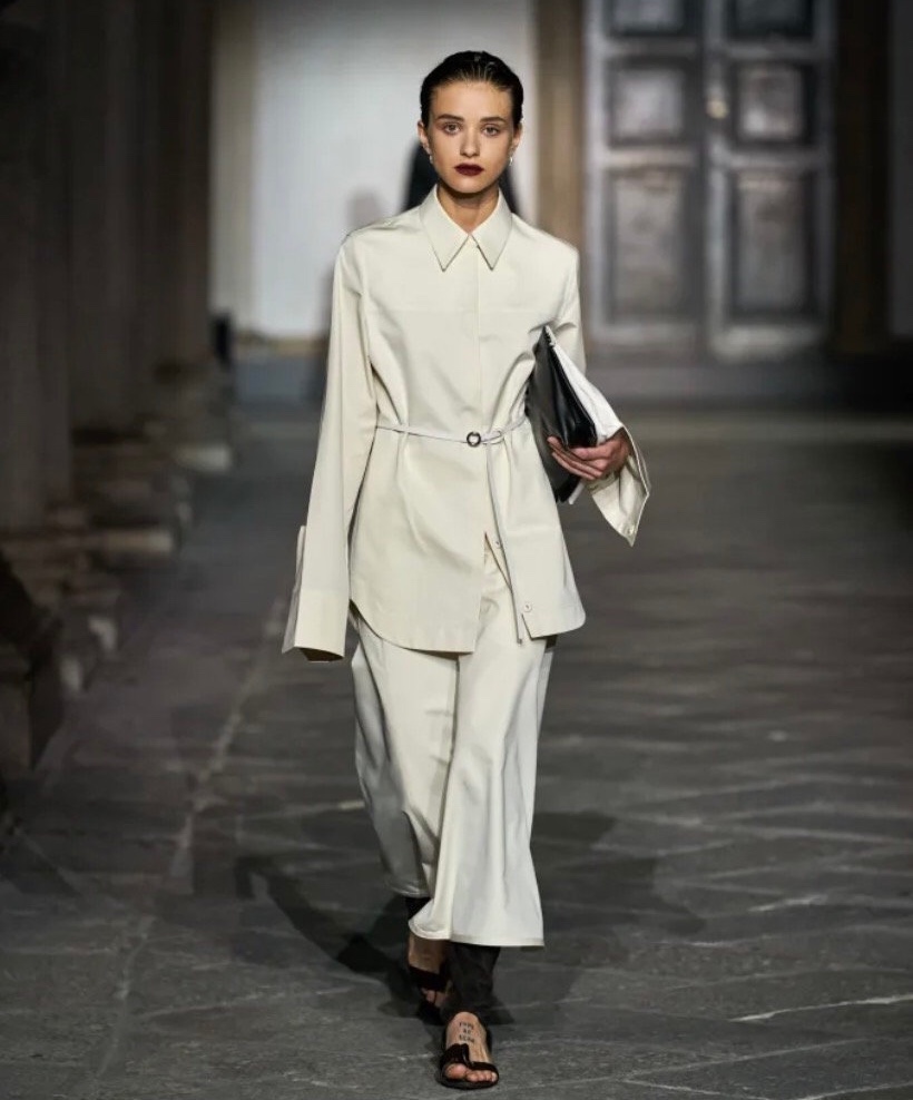 完美通勤穿搭｜18个性冷淡风极简主义品牌