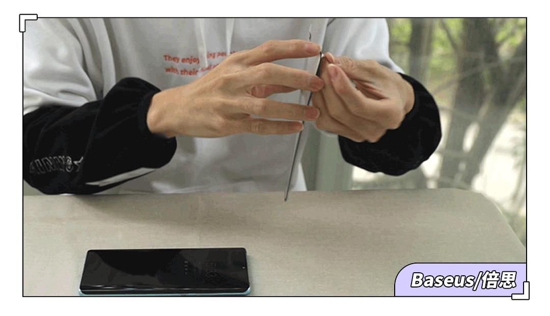 曲面屏水凝膜和钢化膜哪个好,曲面屏钢化膜比手机小