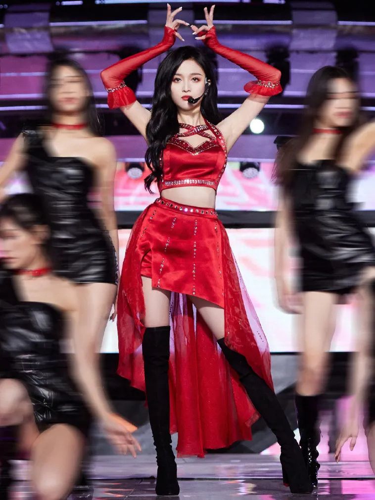 火箭少女吴宣仪穿衣搭配,吴宣仪穿衣风格有多土