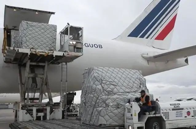 法国飞行员提供口罩被确诊,法国运送口罩飞行员被确诊隔离