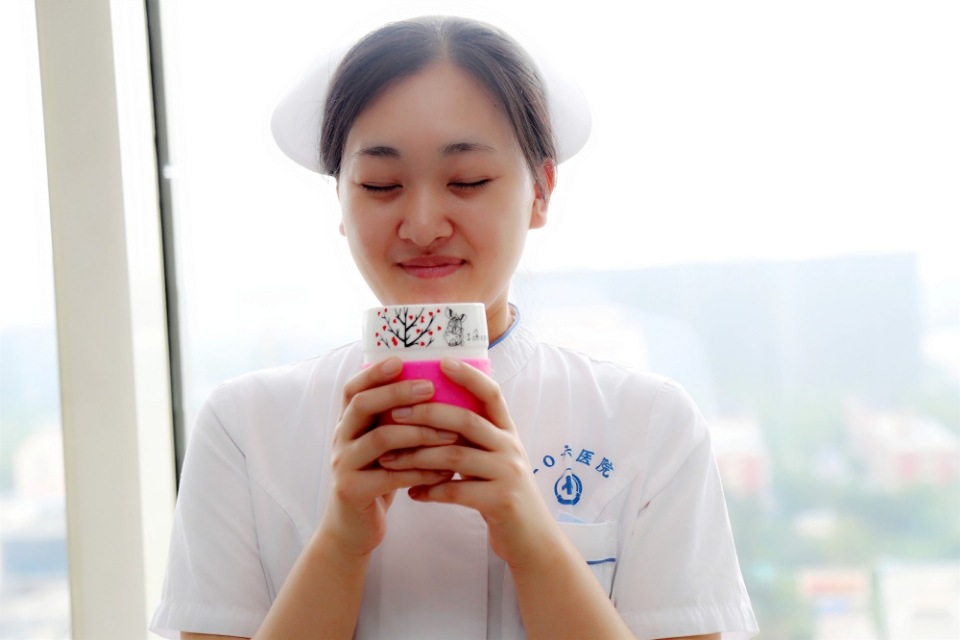 适合夏天喝的祛湿热的茶饮,降暑茶饮有哪些好处和坏处