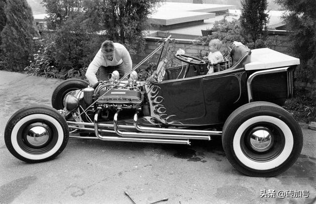 乐*官高**方出的少数几辆HotRod,借5541蓝色狂怒揭开尘封的模型小组