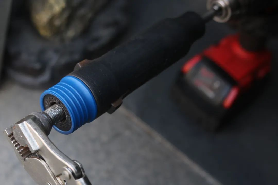 怪兽搞老车：翻新一辆残破生锈的柴油版奥迪A6，翻新后变新车