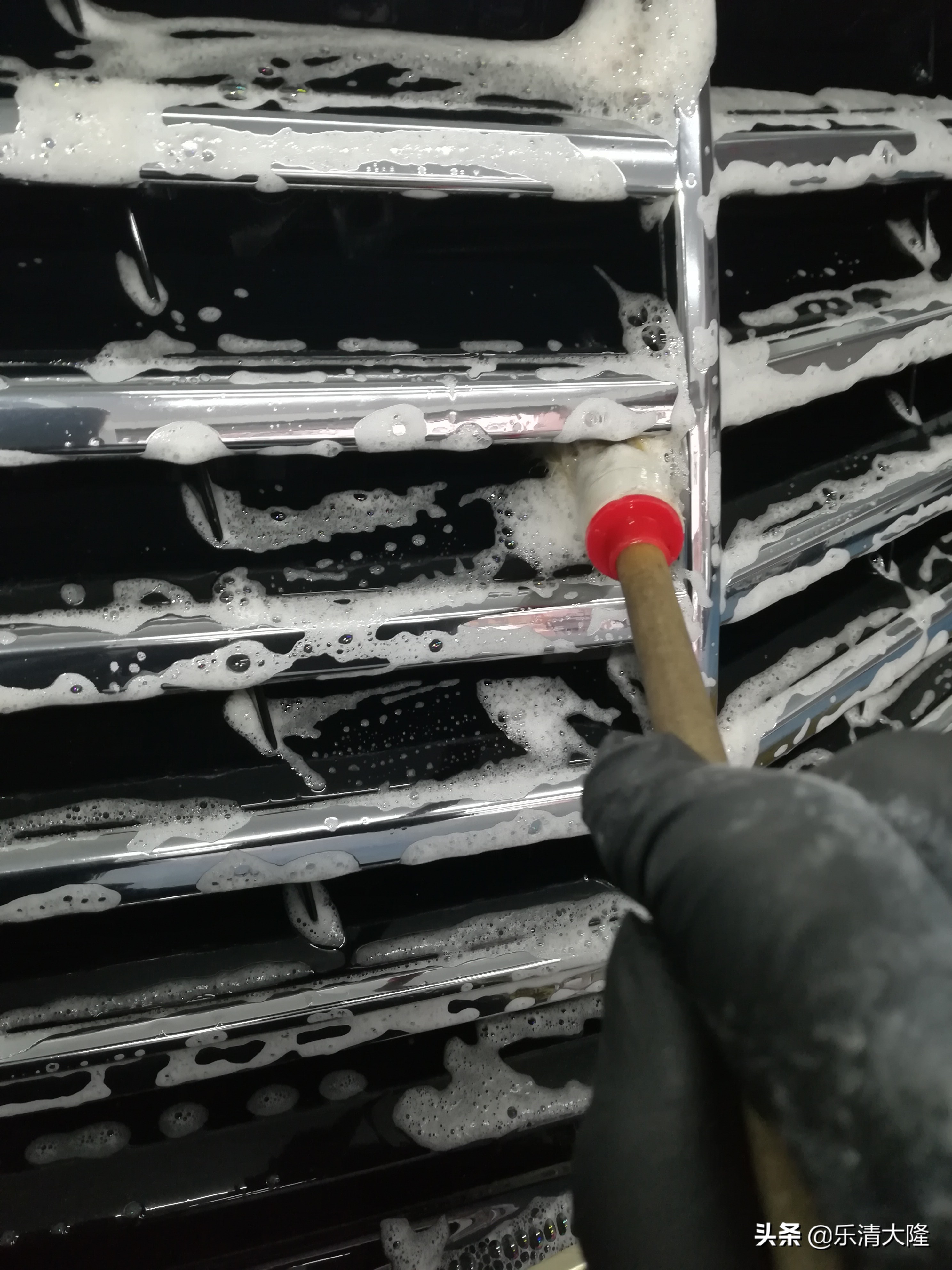 奔驰s350门边镀铬条,奔驰s350座椅清洗翻新