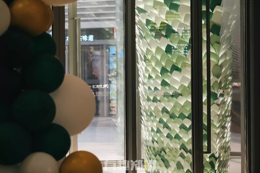 实地测评,周末被挤爆的郑州建业凯旋广场,到底有什么好逛的?