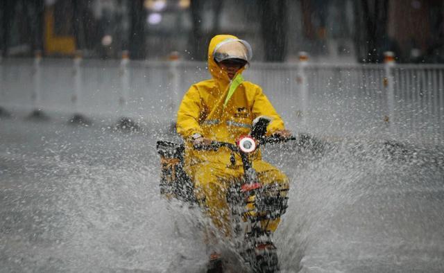 美团旗下950万“黄家军”，却均无社保？美团是真的交不起吗