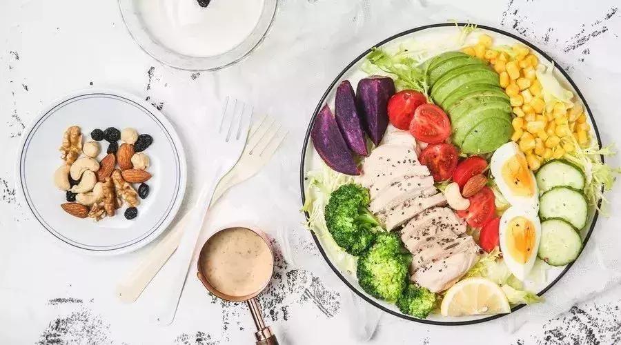 头皮痒头屑多脂溢性皮炎怎么解决,头皮油头屑大块还多脂溢性皮炎