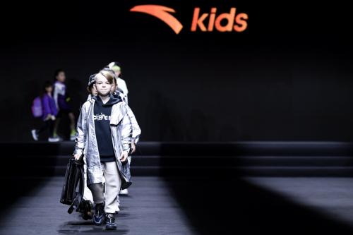 安踏儿童2024年款,安踏孩子释放活力