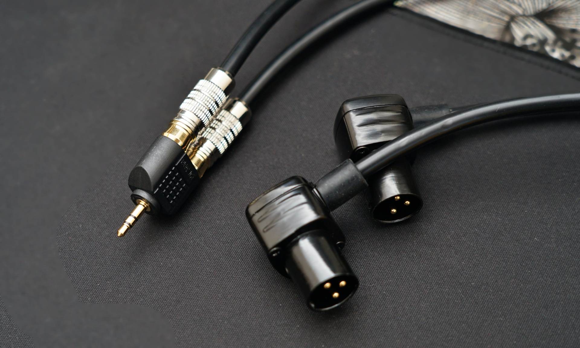 惠威x4音响怎么用,惠威x4多媒体监听音箱