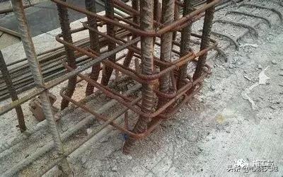 框架柱钢筋位置偏移怎么办,基础钢筋柱子偏移20公分怎么处理