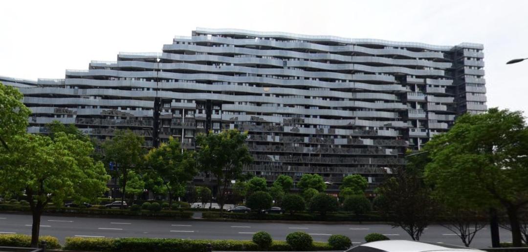 高富帅一秒变挫！绍兴再高端的小区也逃不过“包阳台”的锅…