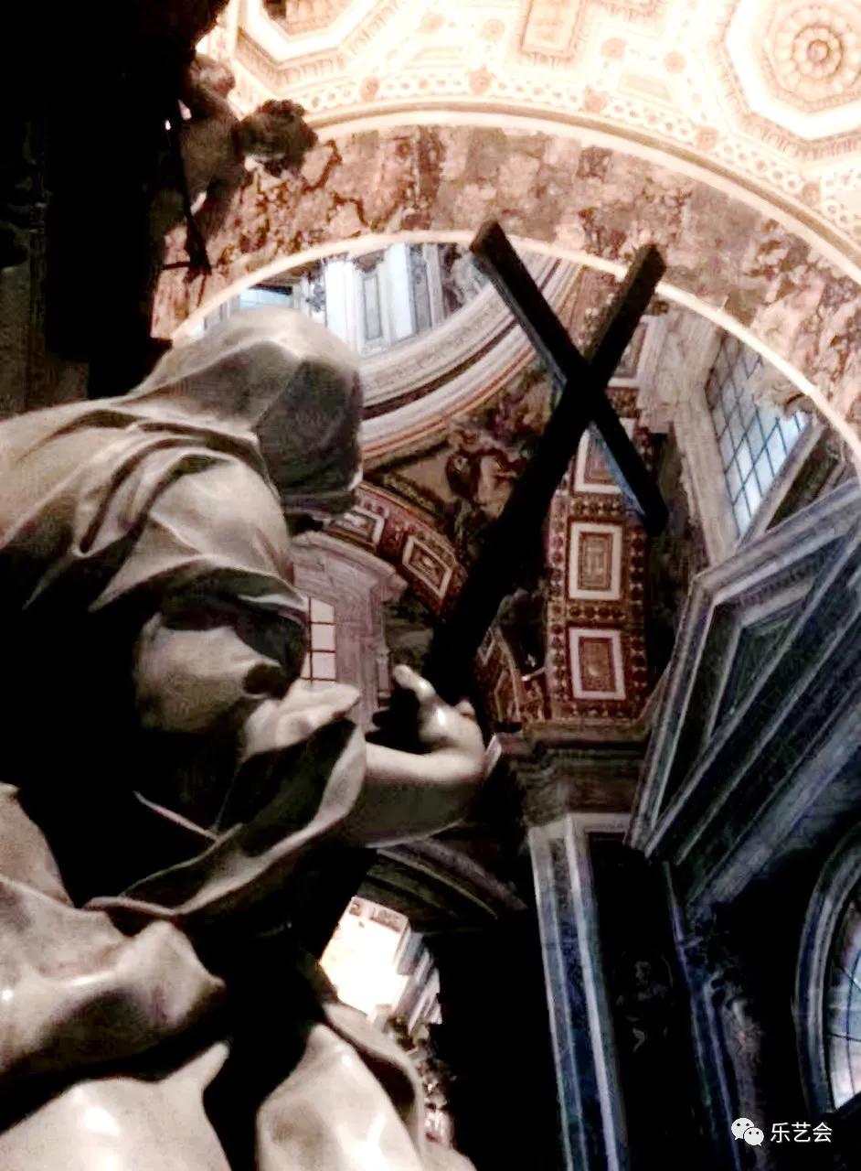 泉耕：教堂建筑金属章