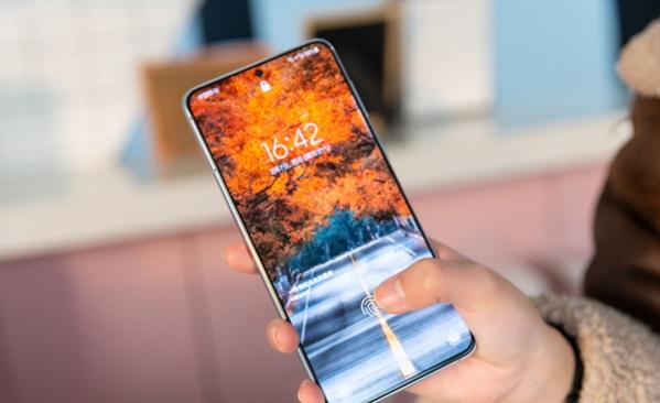 一加手机哪款是三星屏幕,苹果一加华为三星哪个更值得购买