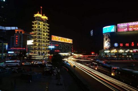 「郑州晚报」社长评论:我们的激情和梦想在奔跑路上激荡