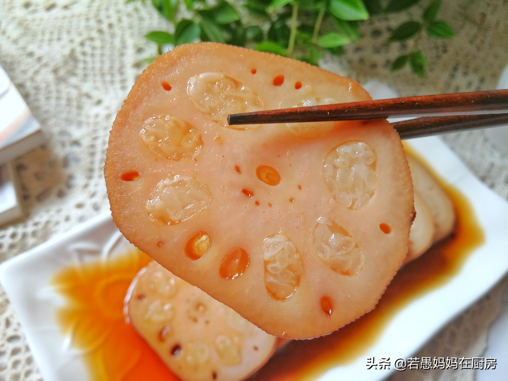 糯米藕怎么弄的又粘稠又好吃,桂花糯米藕怎么做红亮